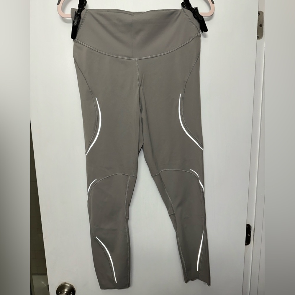 lululemon Base Pace High-Rise Reflective Tight 25" in Gull Grey - size 10